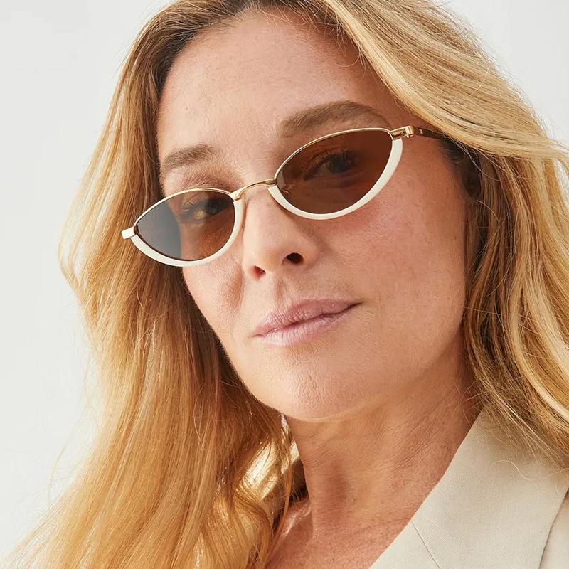 Lunettes de soleil œil de chat - Women Fashion Photoshoot avis et prix