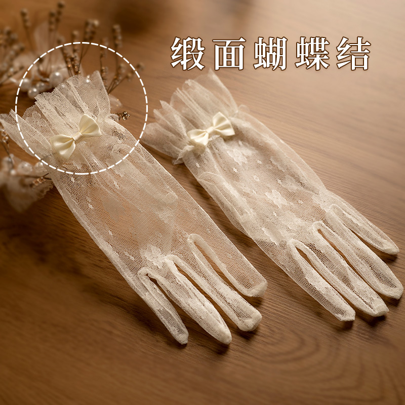 Gants vintage en dentelle avec - Women Fashion Photoshoot avis et prix